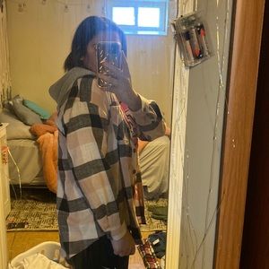 Size xL Maurice’s flannel/hoodie Just bought and didn’t return.No stains or rips